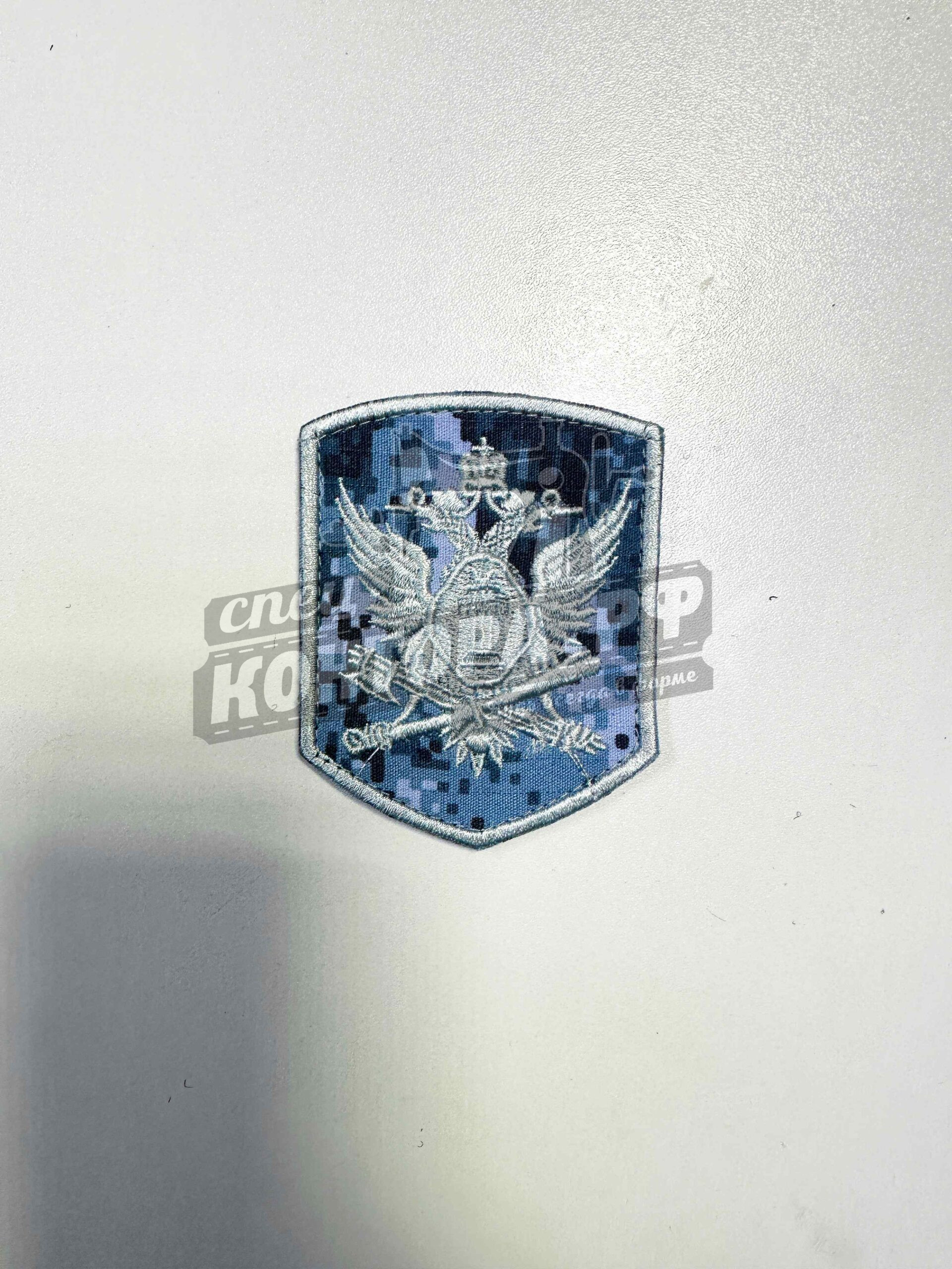 455239206058 Шеврон ФССП орёл синий пиксель с лип. СП — изображение 1
