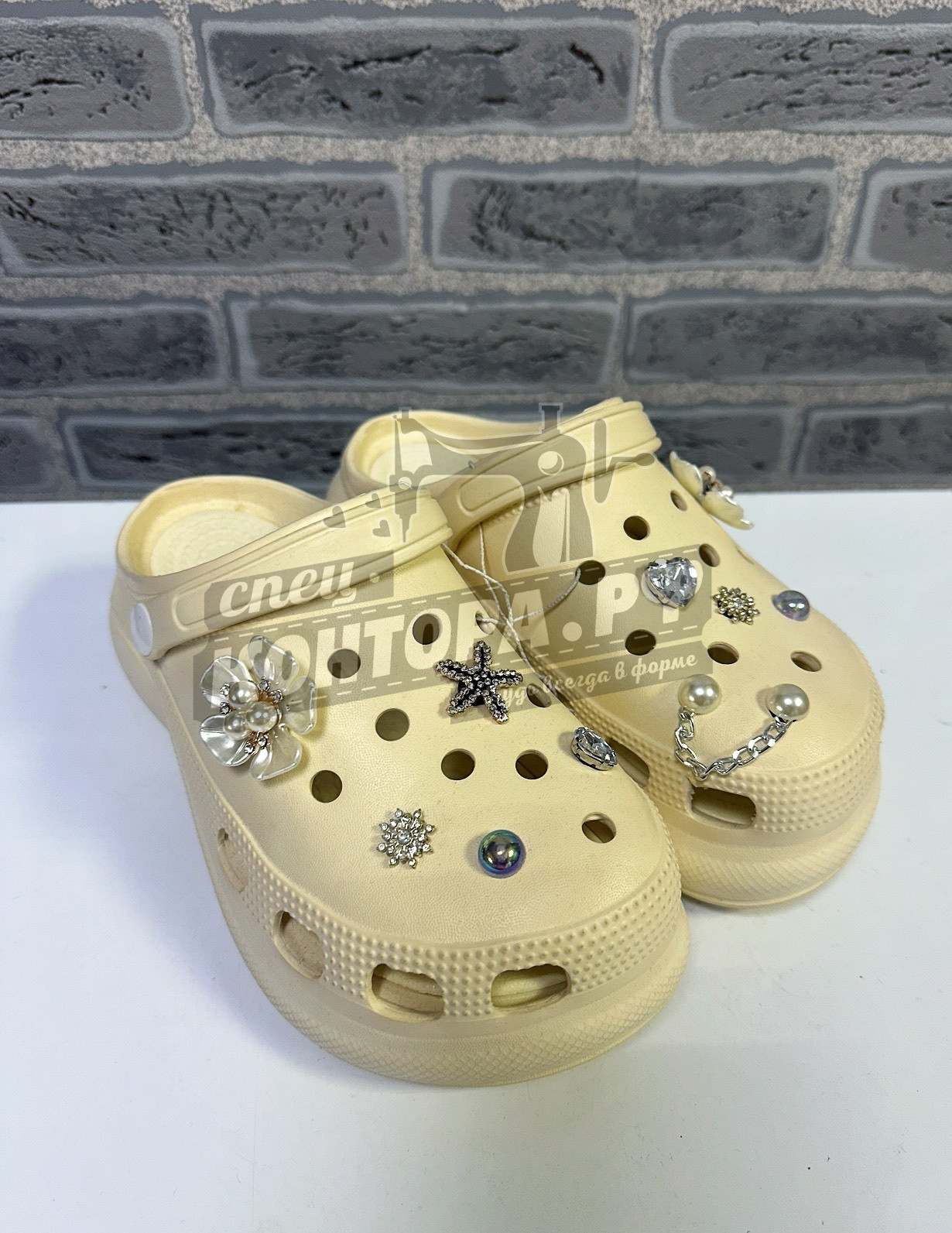 Кроксы со стразами белый р.37