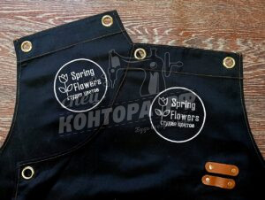 Вышивка на фартуке "Студия Цветов" СП