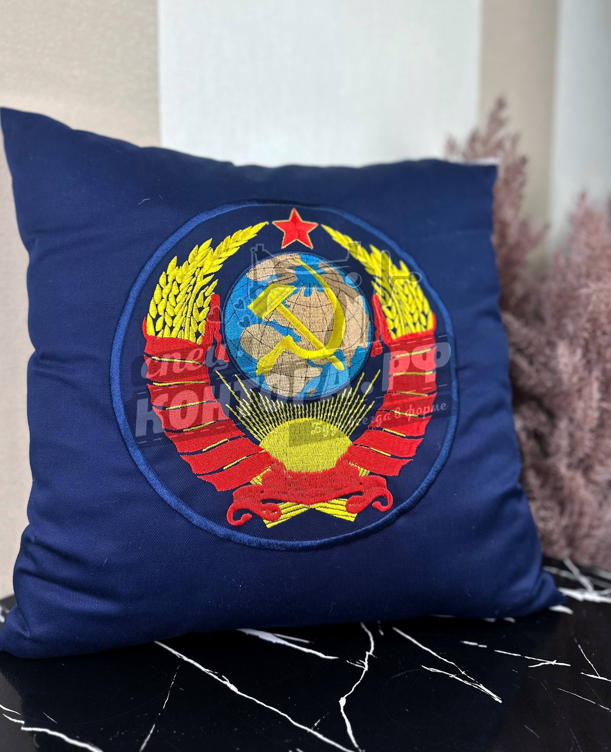 425687332150 Подушка "СССР Герб" СП — изображение 1
